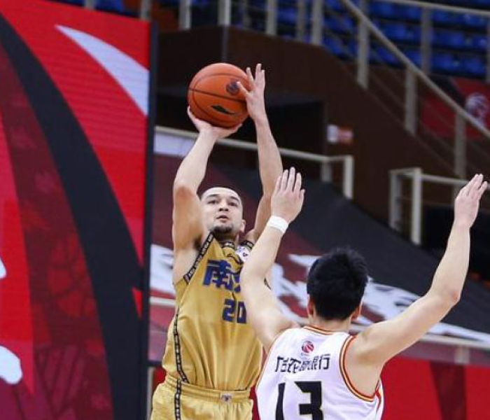 【钟南山最新发声!老年人尽快接种二代新冠疫苗,钟南山呼吁老年人和孩子加强接种】