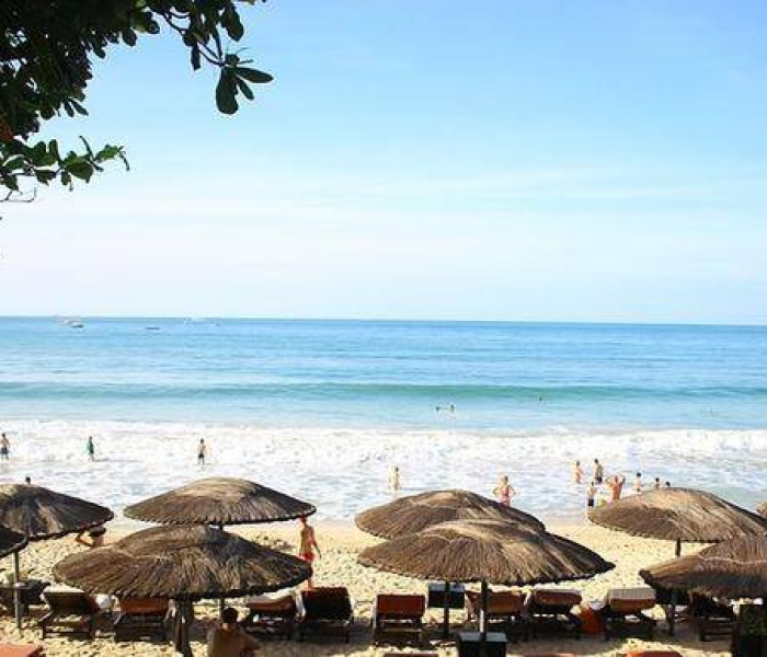 海南疫情下的三亚，一座旅游天堂的静默与复苏