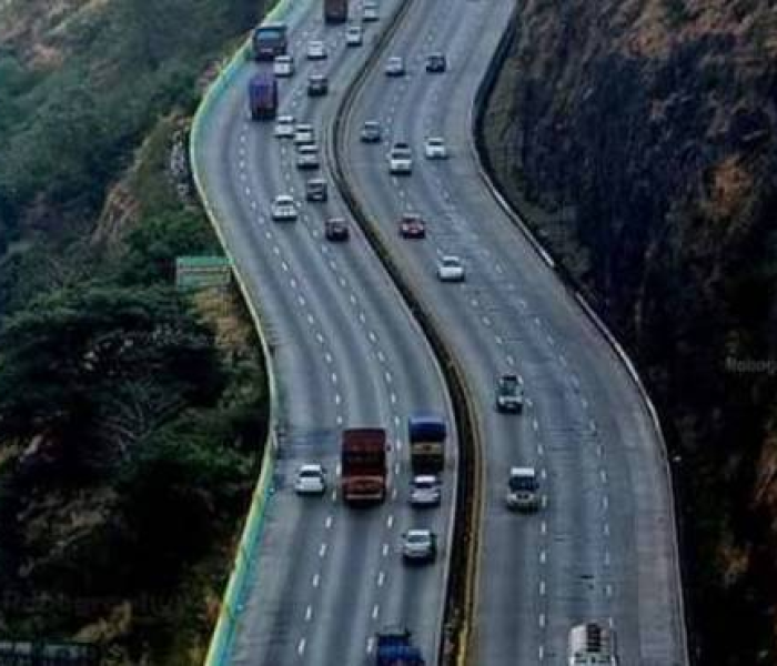 十一高速免费是以下高速时间为准吗（十一高速免费是按上高速时间还是下高速时间）