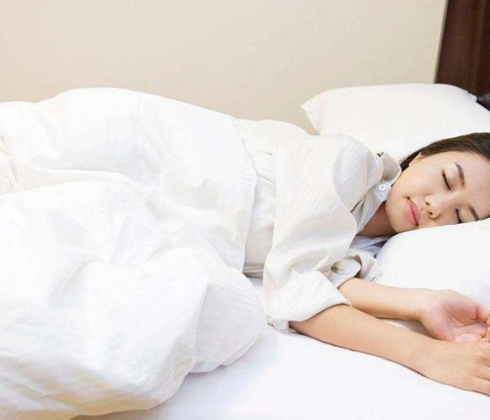 【新冠病毒降级为感冒/新冠疫情降级为感冒】