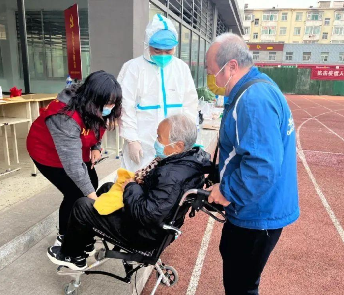 多地尝试开展核酸自采点工作（布置核酸检测采样点）