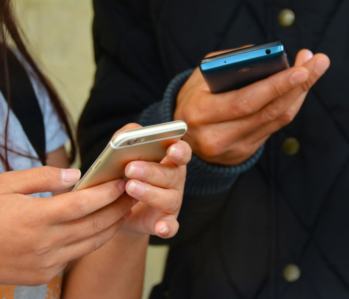 房卡必备教程“微信链接炸 金花房卡怎么买”详细房卡使用教程