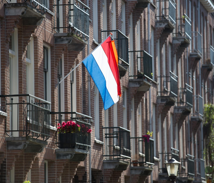 房卡必备教程“微信群牛牛房卡哪里购买”房卡获取方式