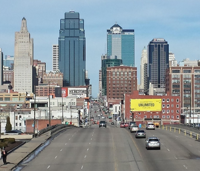 拨开数据迷雾，2021年上海市常住人口2489.43万背后的城市发展密码