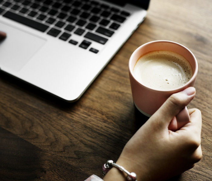 【当铺网络博主是谁 对谁的评价,当铺网络博主是谁 对谁的评价呢】