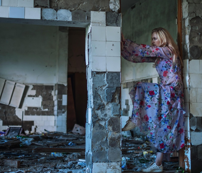 女孩火灾坠楼（女子火灾掉楼）