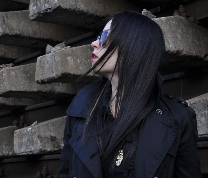 女孩火灾坠楼（女子火灾掉楼）