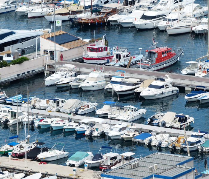 给大家讲解“微信在哪里开炸 金花房间”房卡获取方式