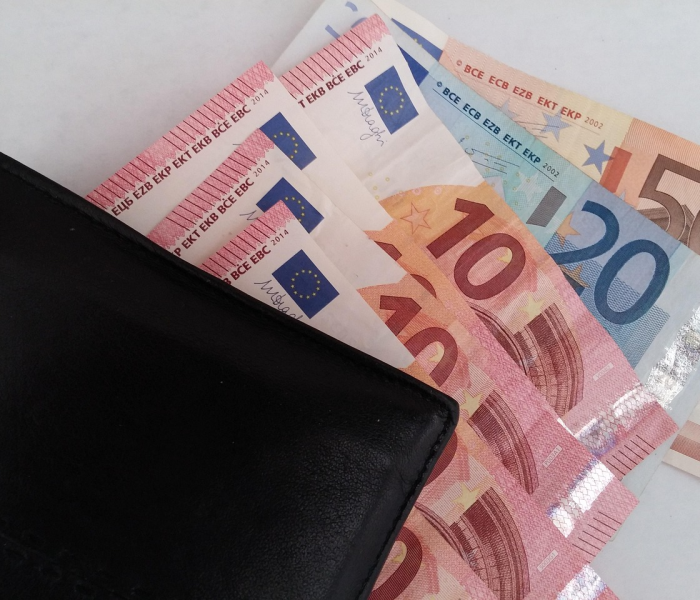 给大家讲解“在哪里买炸 金花房卡”详细房卡怎么购买教程