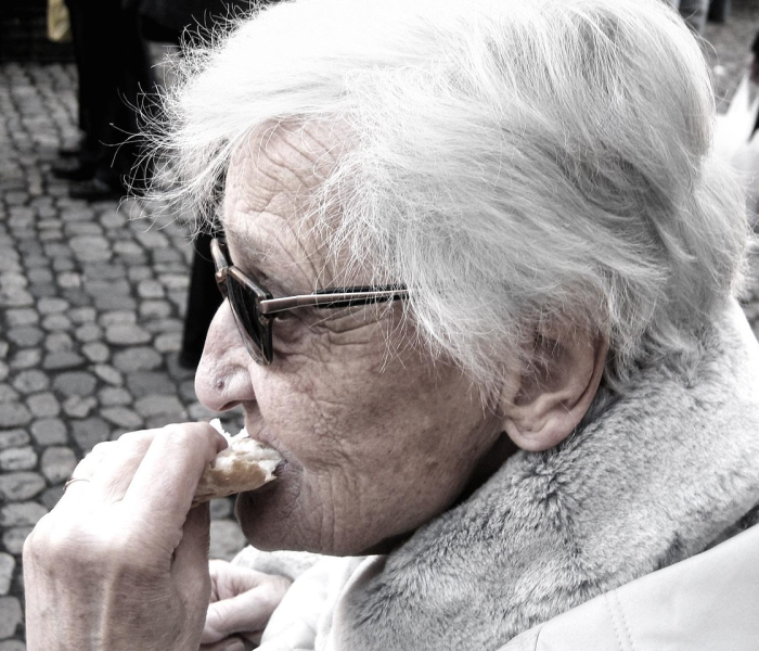 70岁以上的老人旅游团年龄限制多大（70岁以上的老人旅游团年龄限制多大了）