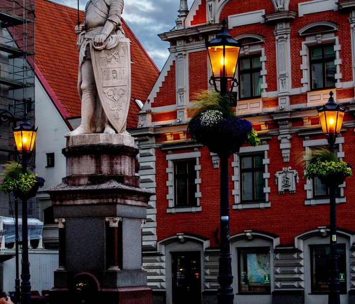 凤凰古城游客稀少（凤凰古城游客多吗）