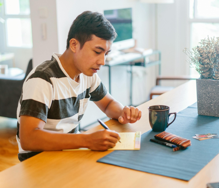 【印度官员称该国第三波疫情不可避免/印度第三波疫情无法避免】