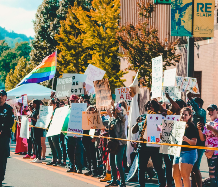 给大家讲解“微信牛牛房卡金花房卡新道游房卡”详细房卡使用教程