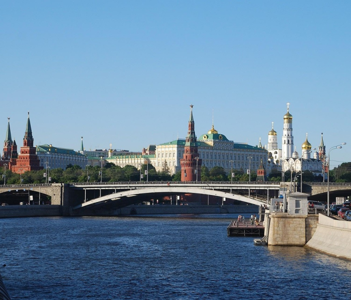 管控区域，一道边界，两种温度，与一座城市的脉动