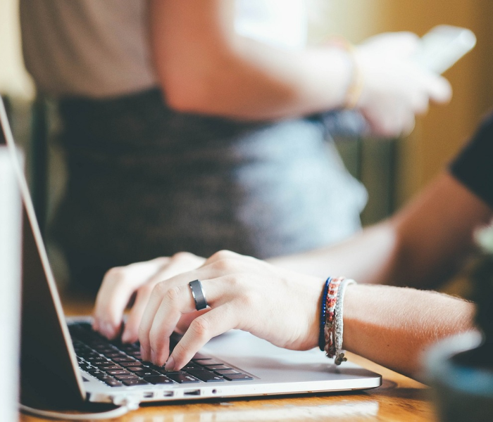 【美国确诊超2568万/美国确诊超2859万】