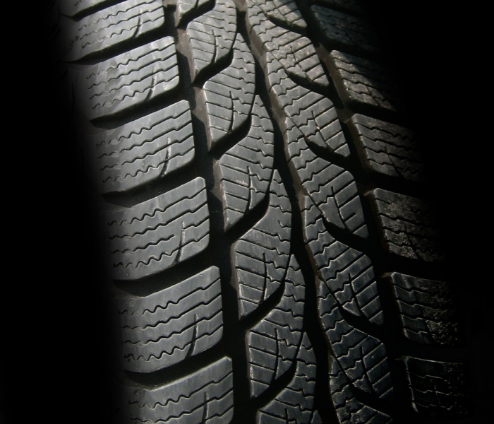 旧轮胎有必要带走吗:汽车旧轮胎有必要带走吗