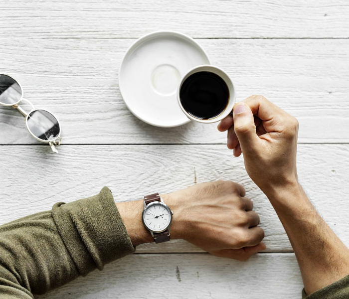 房卡必备教程“微信斗牛牛房卡在哪里买”房卡详细充值