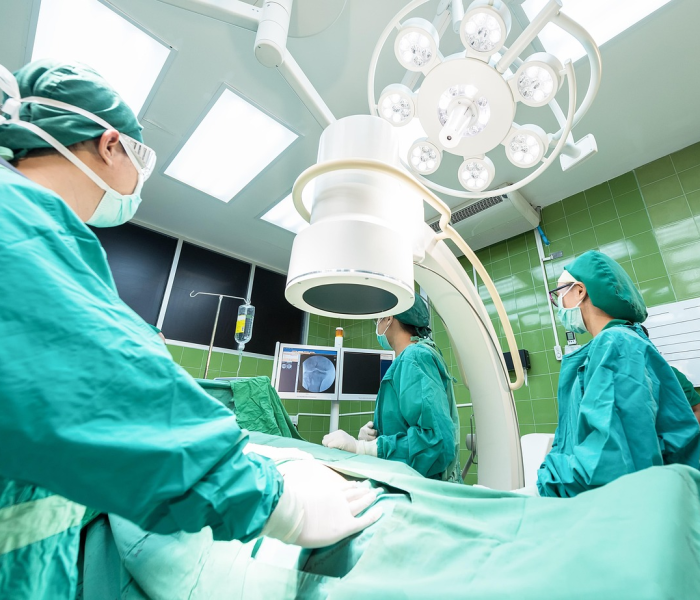 【不建议感染新冠后独自居家隔离怎么办/新冠肺炎较轻不去医院居家隔离会自然治愈吗】