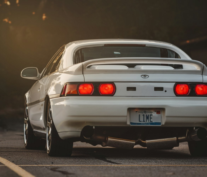 【一汽丰田威驰fs,一汽丰田威驰fs尾灯更换视频】