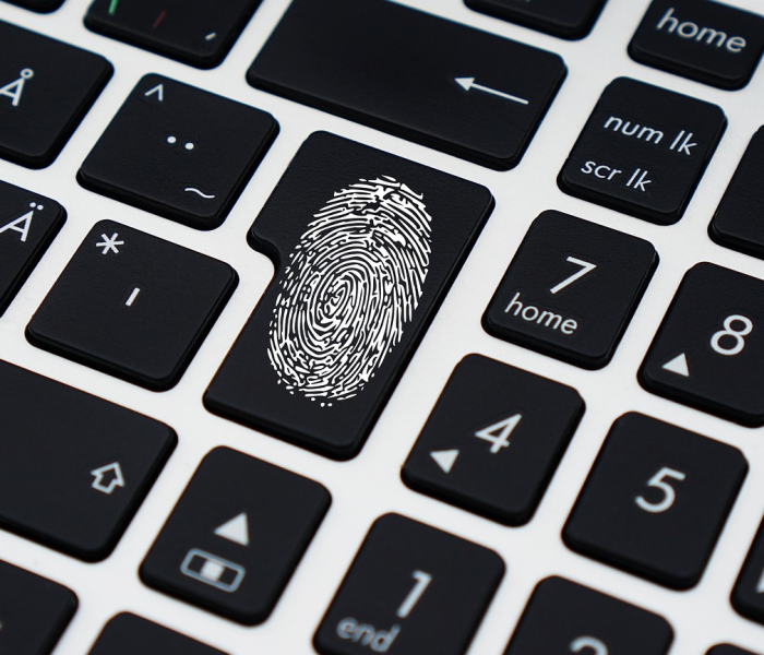 美国新冠确诊数超161万例吗:美国新冠确诊近470万例