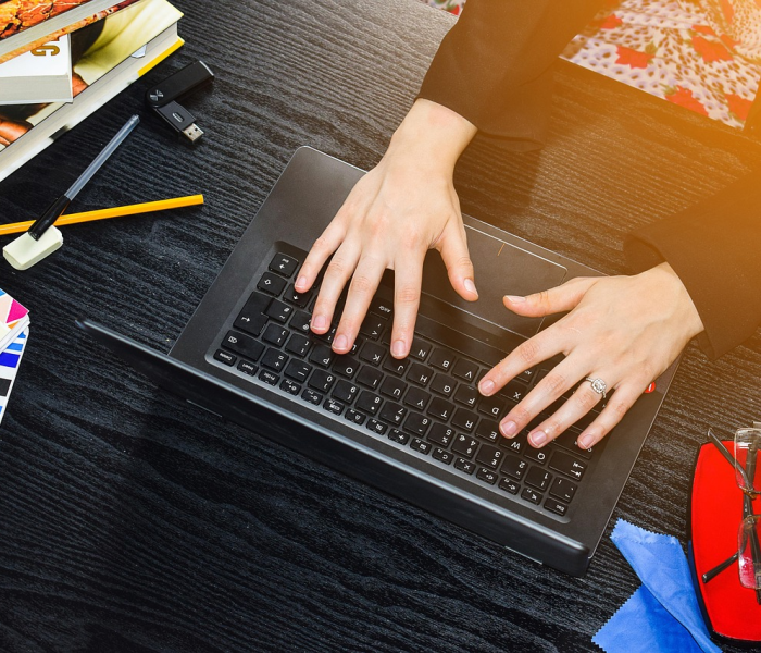 给大家讲解“微信牛牛游戏房卡”房卡获取方式