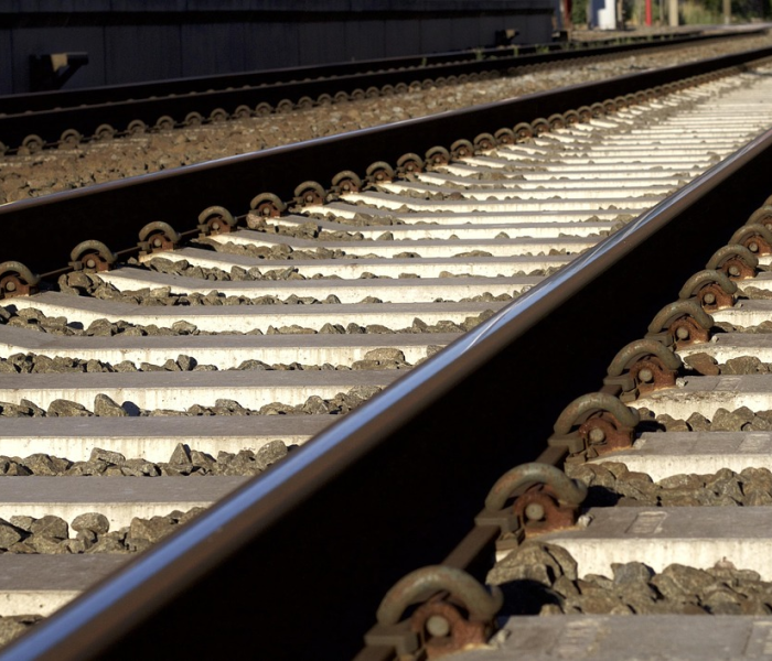 【清明节高速公路是否免费2025,清明节高速公路是否免费清明那天上坟日好些】