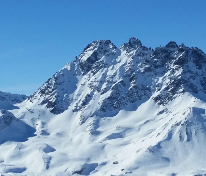 【中国新冠最高峰/中国新冠最高峰人数是多少】