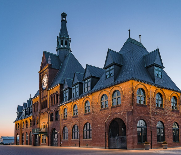 女记者搬到难民/女记者受伤