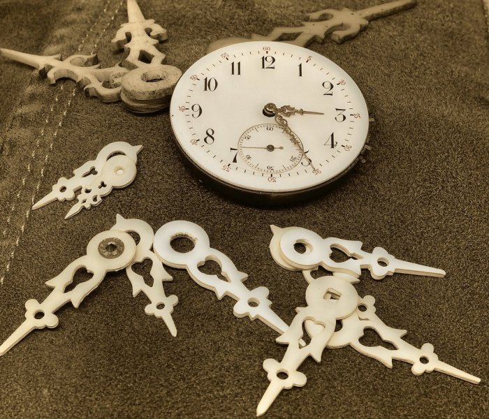 【黄金时间是几点钟/敷面膜的黄金时间是几点钟】