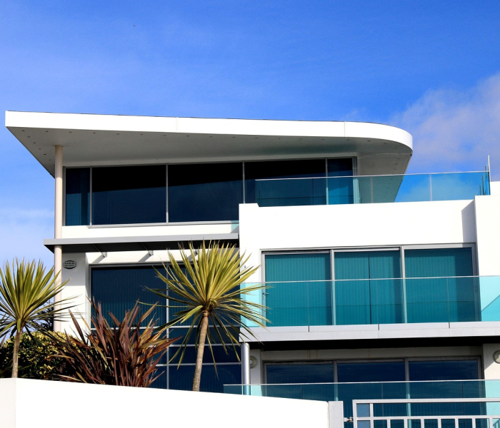 上海封控对经济造成不可估量损失:上海小区封控