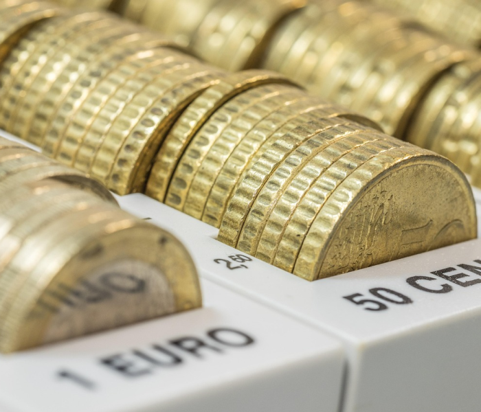 菜百的金价还和国际金价挂钩吗/菜百2021金价格 菜百的金价还和国际金价挂钩吗/菜百2021金价格