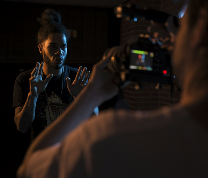 隔离男子视频/人被隔离的视频 隔离男子视频/人被隔离的视频