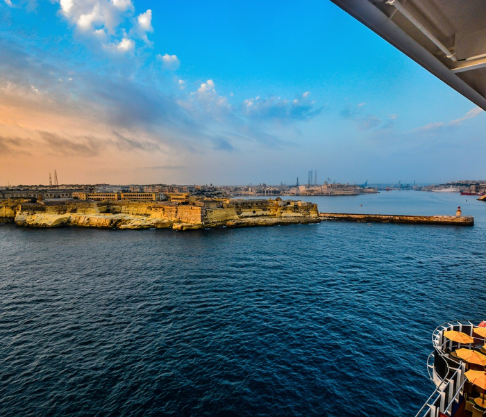 大连港船票查询电话（大连港船票客服电话）