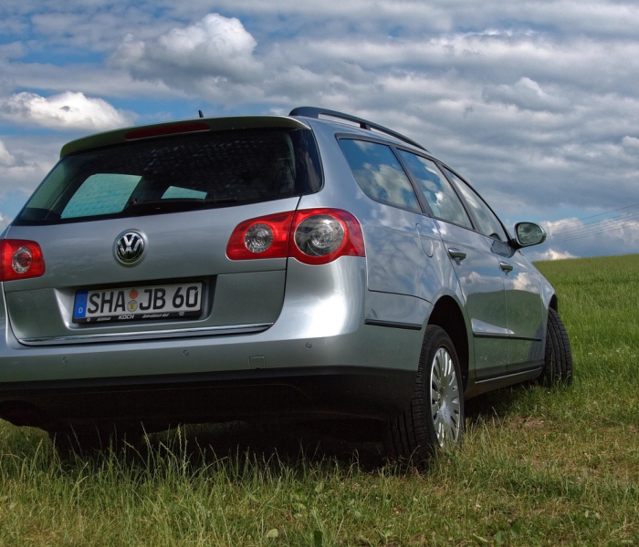 雷克萨斯LX570和兰德酷路泽哪个好/雷克萨斯lx570跟丰田兰德酷路泽570 雷克萨斯LX570和兰德酷路泽哪个好/雷克萨斯lx570跟丰田兰德酷路泽570