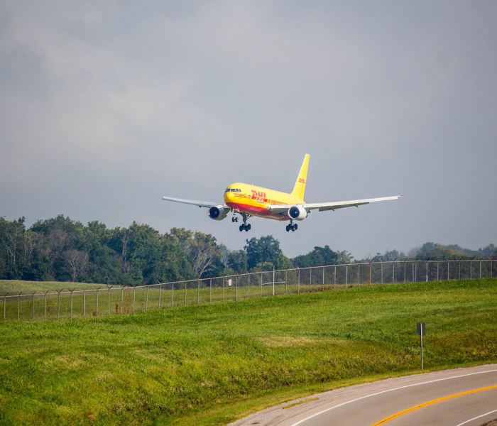 杭州飞机不明飞行物/杭州机场不明飞行物图片