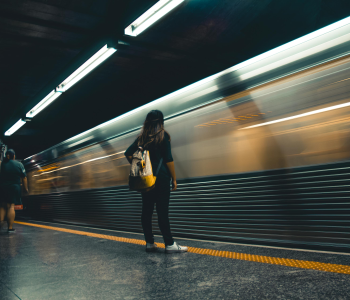 郑州地铁公交车营业时间/郑州公交地铁通了吗